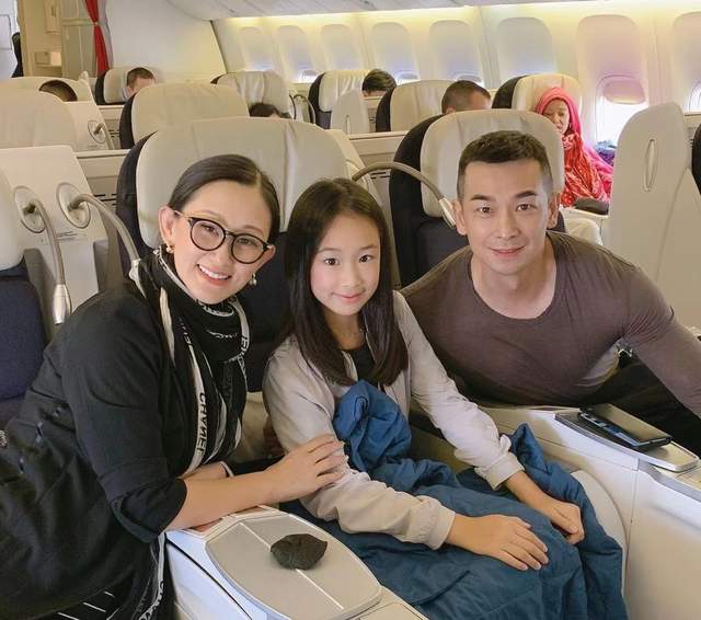 赵文卓|赵文卓儿子长大了！和爸同框似复制粘贴，从小练武9岁就功夫了得