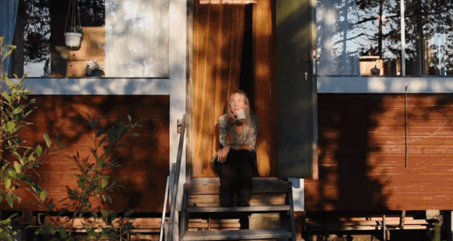 李子柒|李子柒断更5个月后，隐居11年的北欧仙女火了！引500万粉丝围观