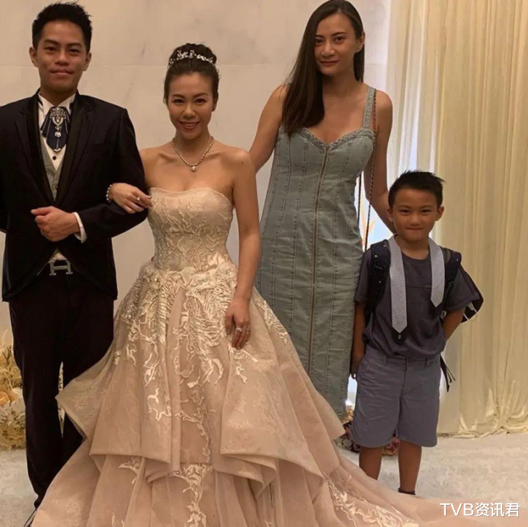 吴志雄|恭喜！67岁“大佬B”风光嫁女，婚礼众星云集，新娘手戴6对龙凤镯