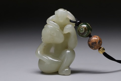 |和田玉“子母灵猴”