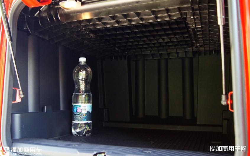 房产中介 欧洲卡车销量之王,国内却买不到,带您好好看看荷兰达夫最新一代XG牵引车