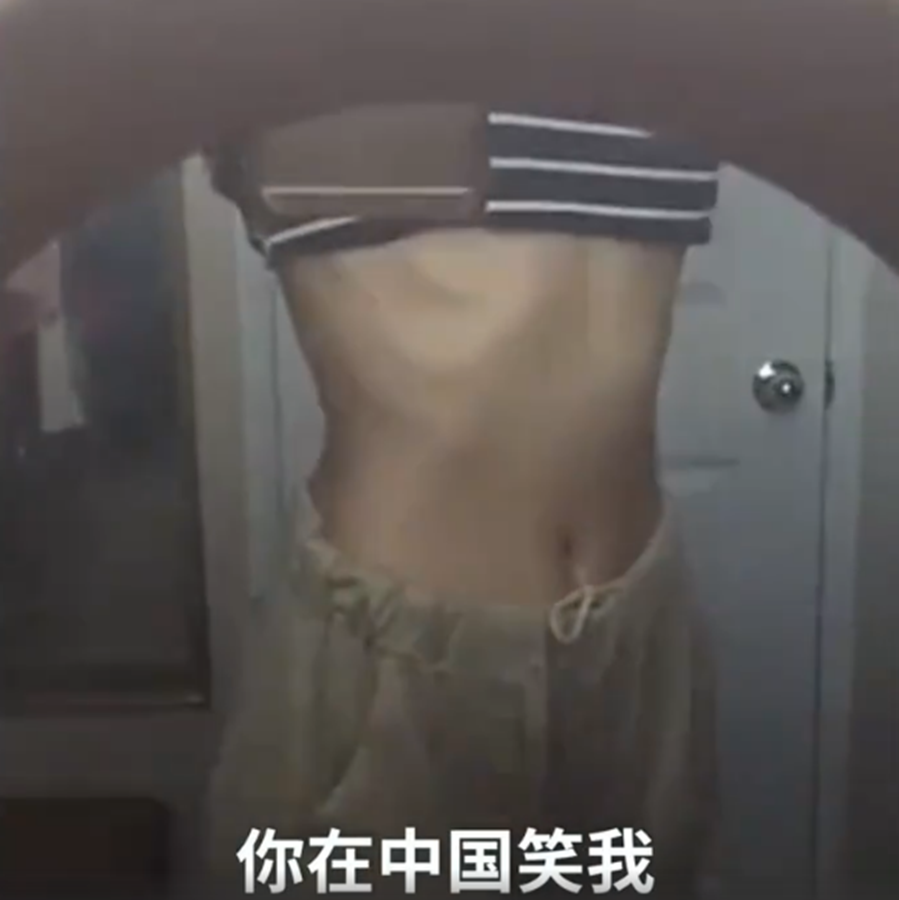 央视|辞职央视嫁美国富豪，1包卫生巾用1年，饿成皮包骨却仍不离婚