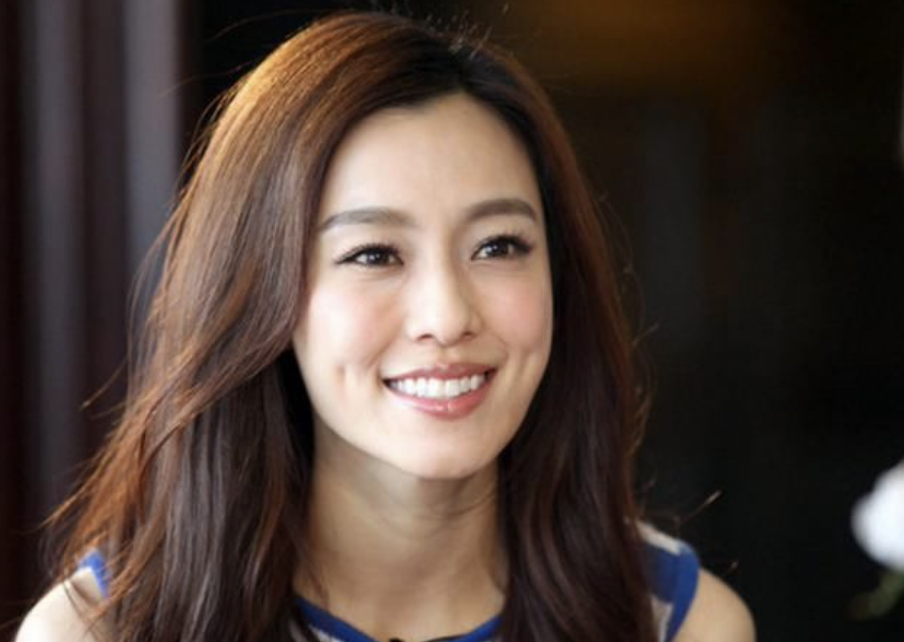 范玮琪|贬张韶涵，爆梁静茹料，哈佛变大专，范玮琪情商低还是坏了良心？