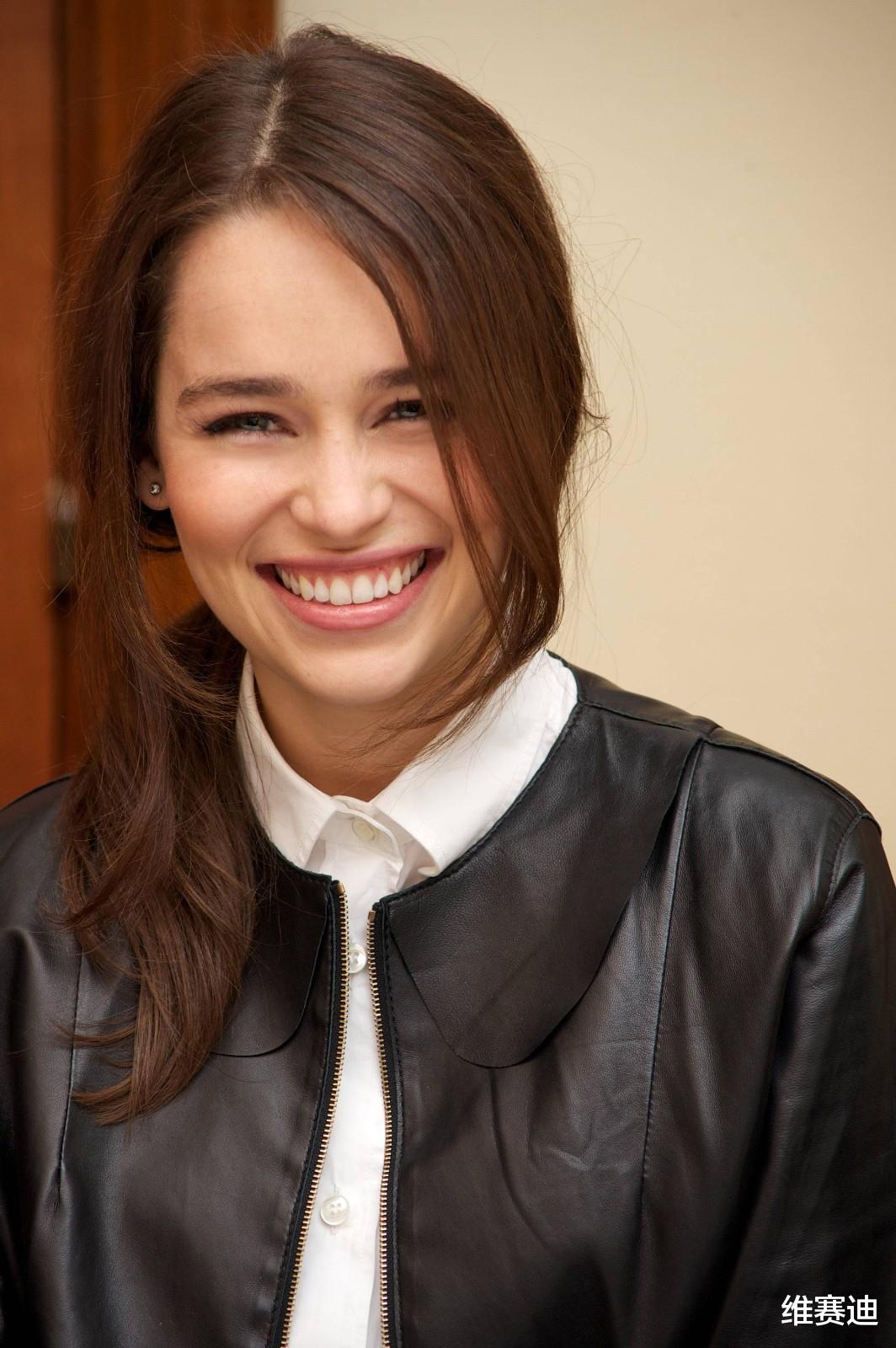 陈羽凡|外貌被吐槽像表情包，演技差到被群嘲，“龙妈”为何依然讨喜？