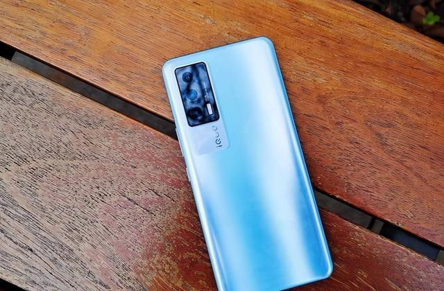 vivo|vivo良心之作，驍龍870+12GB+256GB僅2399元，還有光學防抖