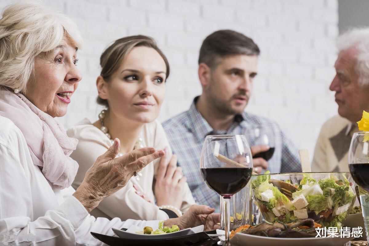 刘果情感|吃饭的3种习惯,让女方看清男方的人品,女方果断分手