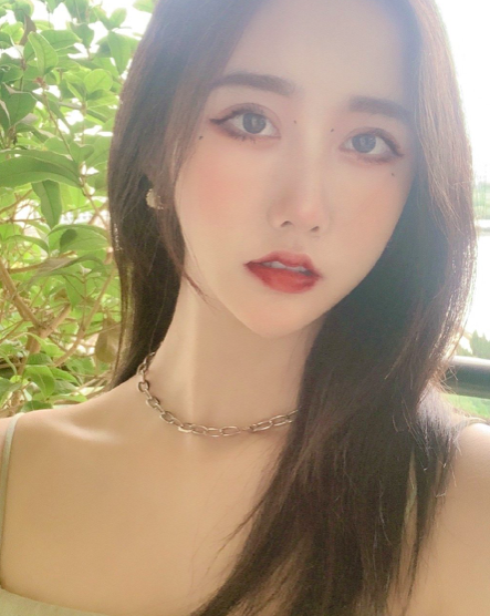 吴亦凡|北电学生爆曾和吴亦凡恋爱，晒甜蜜聊天记录，相识时才刚高三毕业