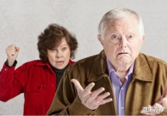 阿尔茨海默病|预防老年痴呆从现在开始,人到中老年,8种食物多吃