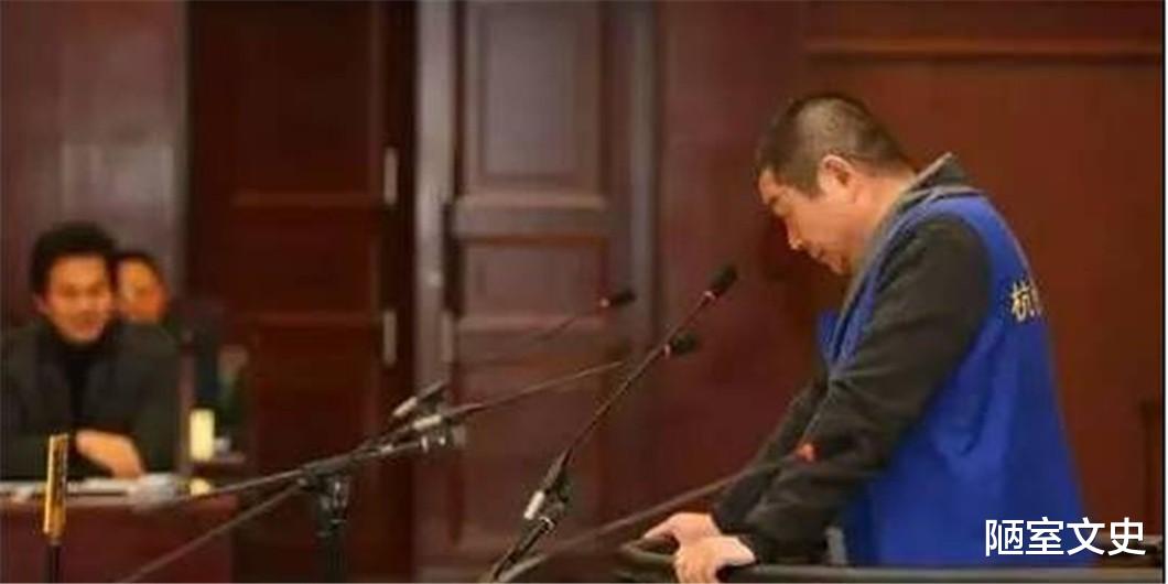 陋室文史 男子因欠下5千万高利贷,被债主“铁笼沉尸”湖底,2年后才被捞出