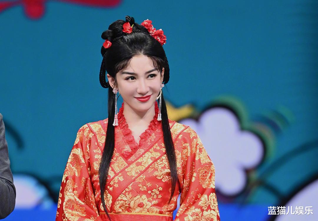 杨振宁|45岁翁帆发福显老,98岁杨振宁却仍然精力充沛,网友:真不容易