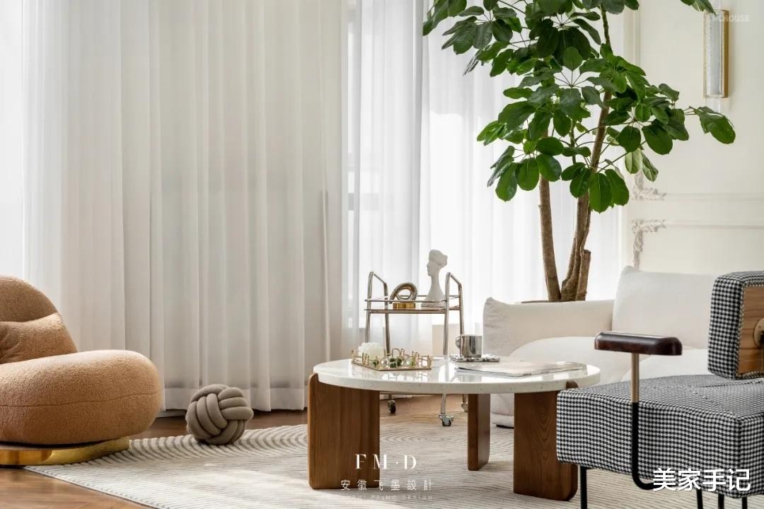 不顾反对,她坚持买下人人嫌弃的顶楼,看效果,大家反而夸赚到了