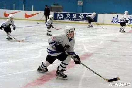 英达|宋丹丹英达离婚24年，俩儿子同父不同命，一个创造历史，一个被批反面教材