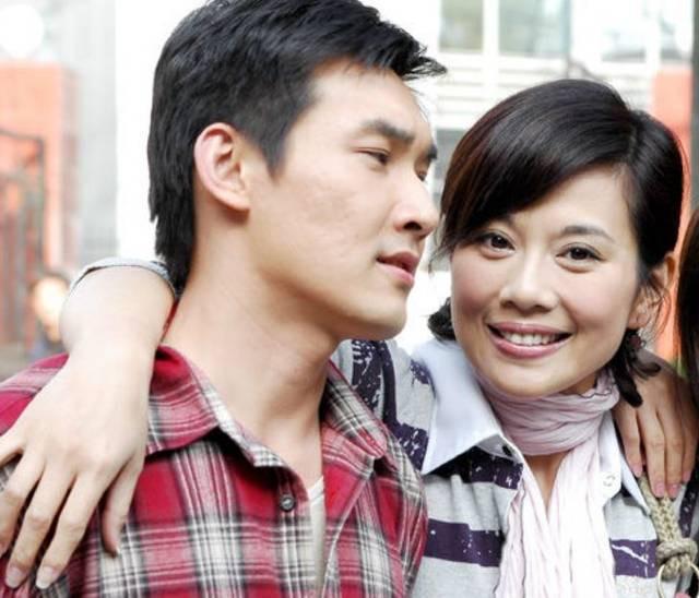 陈松伶|嫁给小8岁的张铎，婆婆百般不满，50岁的陈松伶做回自我