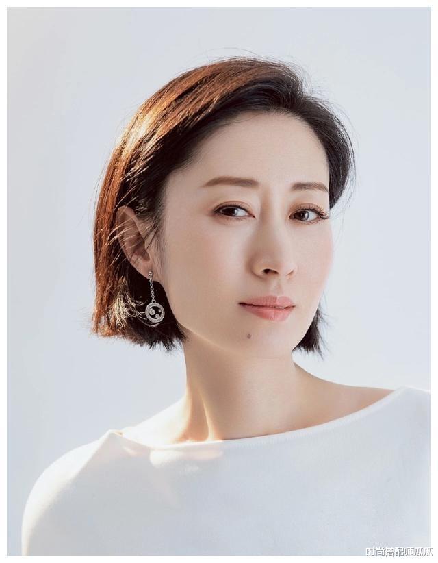发型|?45岁的女人，建议避开这3种发型，不仅大妈感十足，还显老没气质
