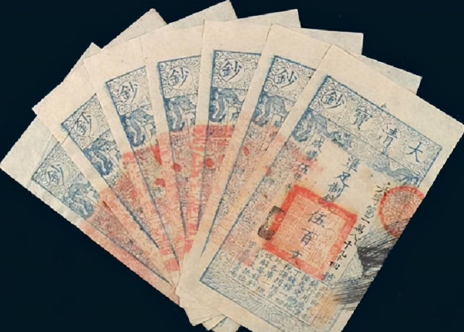  明朝一男子把私房钱藏在木雕中，藏了600年，2任收藏家都没有发现