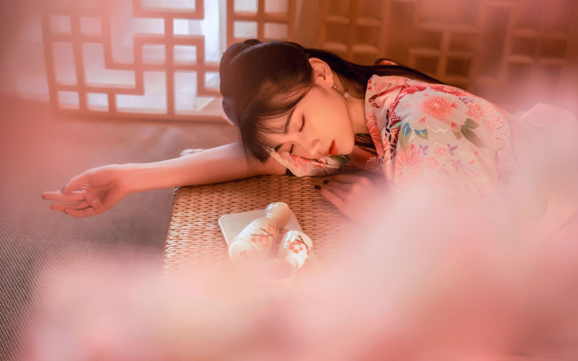 童谣乐乐|45岁的日本美女老板,天天堵我家门,非让我做她的“干儿子”!