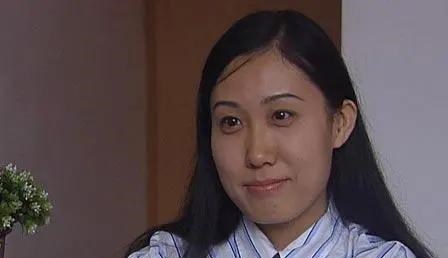 轻语妈妈|才女庞秀玉：14岁出文集，被央视表扬，26岁带3个孩子居无定所