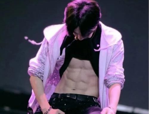 王一博|王一博：我卸妆了，许光汉：我卸妆了，宋亚轩：我化妆了？