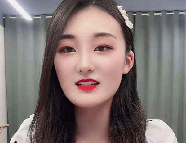 陈亚男|先删除公益视频，再发福袋换好评，陈亚男直播间再惹争议