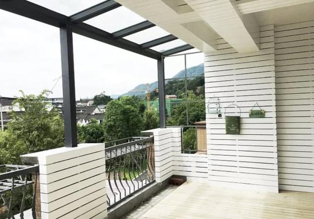 买了没人要的顶楼,老爸花3个月改造露台,邻居们看了都羡慕!