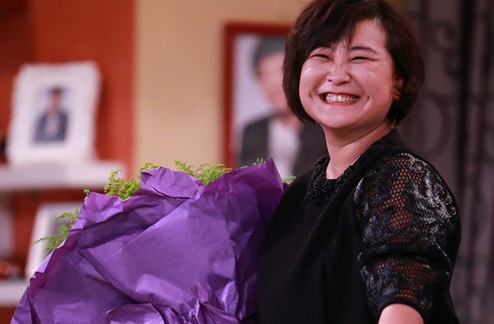 贾玲|预售破2亿，豆瓣评分8.1，贾玲导演处女作究竟有什么魔力？