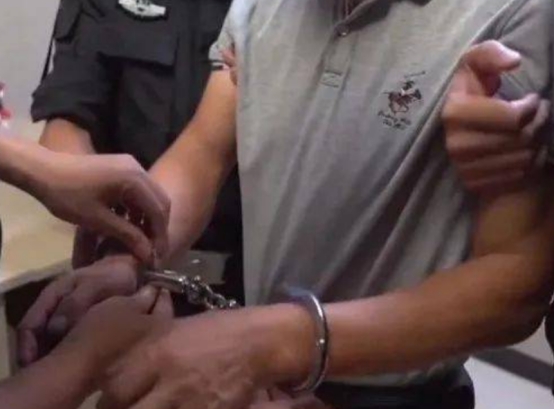 杭州杀妻碎尸案细节曝光,38辆粪水车成线索,整栋楼无人敢住
