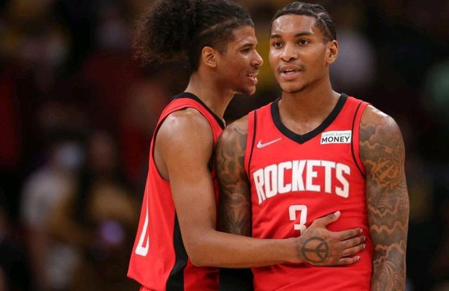 威斯布魯克|接近官宣！火箭隊可能會交易步行者小薩與首輪簽，放棄伍德與泰特