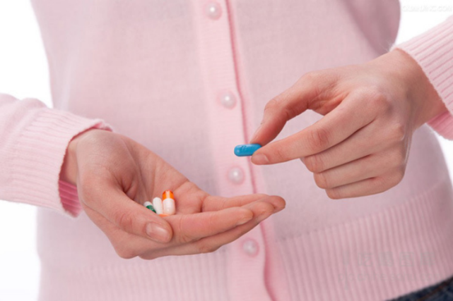 小思医生|30岁女白领，每天一杯蜂蜜水喝出乳腺癌？提醒：蜂蜜虽好不可贪杯