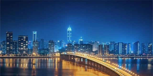 职言的心语 大家都认为富有的温州，人均GDP却在省内倒数，温州人富在哪里？