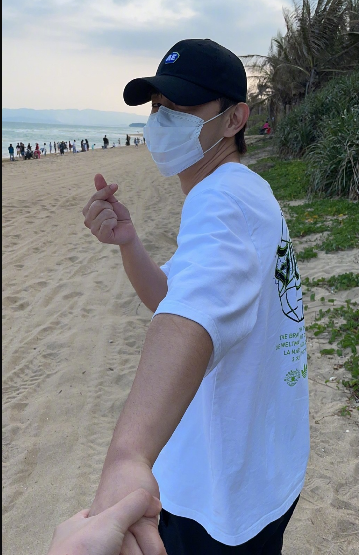 Angelababy|baby被爆和邓姓男星一起冲浪！网友猜测是他？所以传闻证实了吗