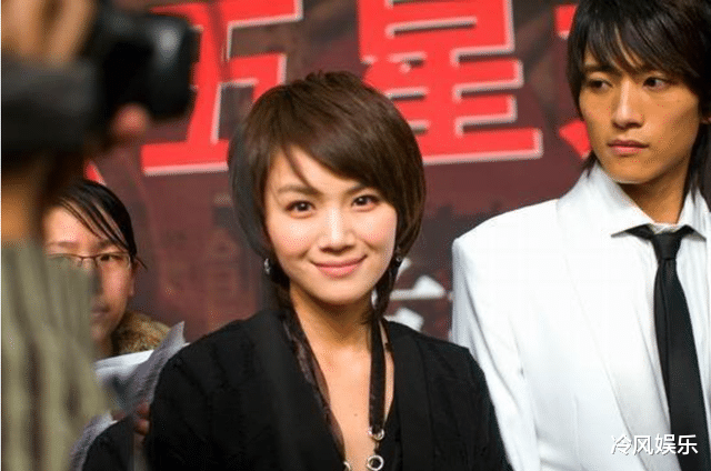 窦靖童|她是佟丽娅的同班同学，与陈思诚同居3年，如今37岁仍孤身一人