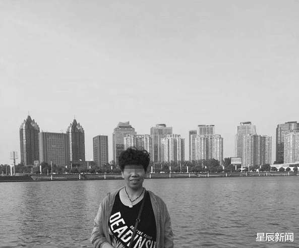 星辰新闻 河南男子因赡养老人，持刀刺死2个亲生妹妹，八旬父亲绝食身亡