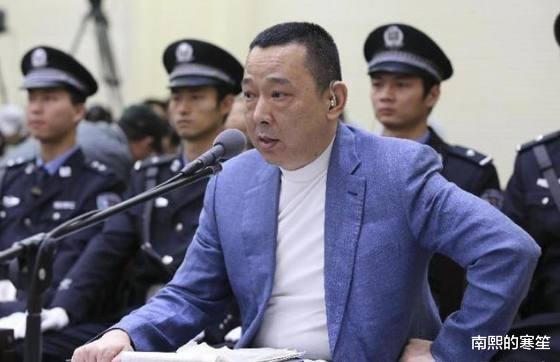 四川省|他是黑势力大佬，身家400亿，和12名女星有染，一顿饭吃掉80万！