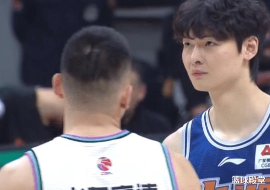 上海男篮|上海惨败山东！双外+3轮换全崩，李春江太飘，大王+袁堂文遮羞布