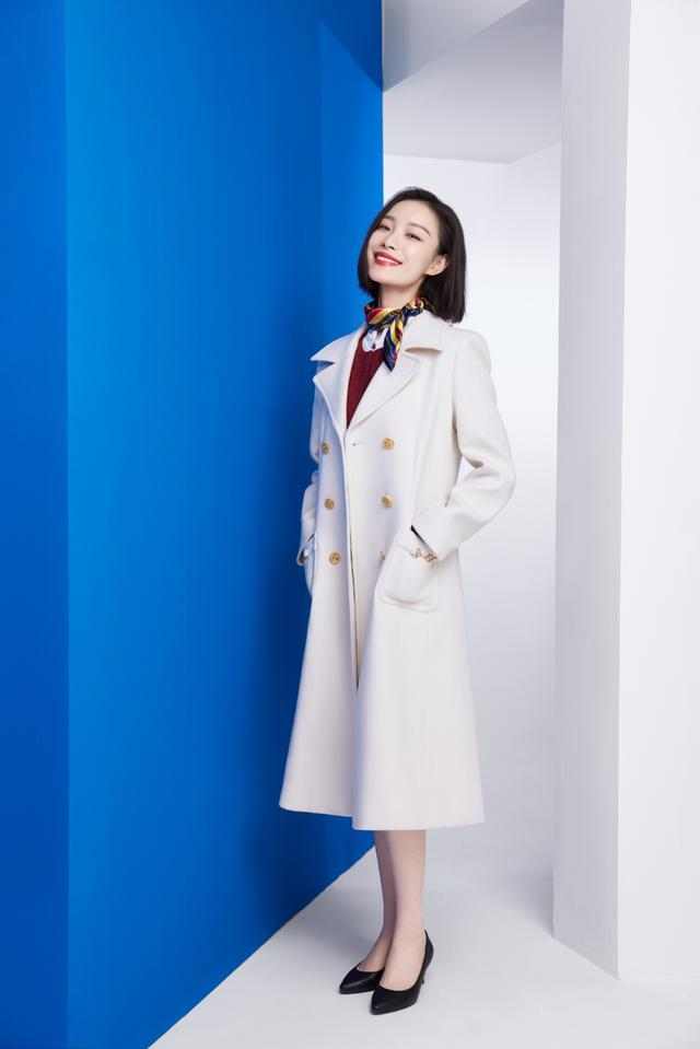蔡良蝉|组图：倪妮职业女性写真照，美丽大方，还可爱！