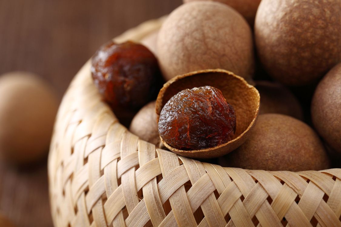 土家九妹 女人要想皮肤紧致，不想皱纹过早“爬”上脸，可多吃哪些水果？