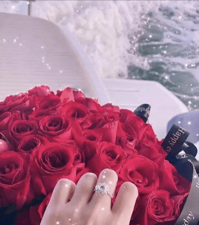 张哲瀚|乌龙恋情？网曝张哲瀚与女子亲密合影，五年来同为一人很长情？