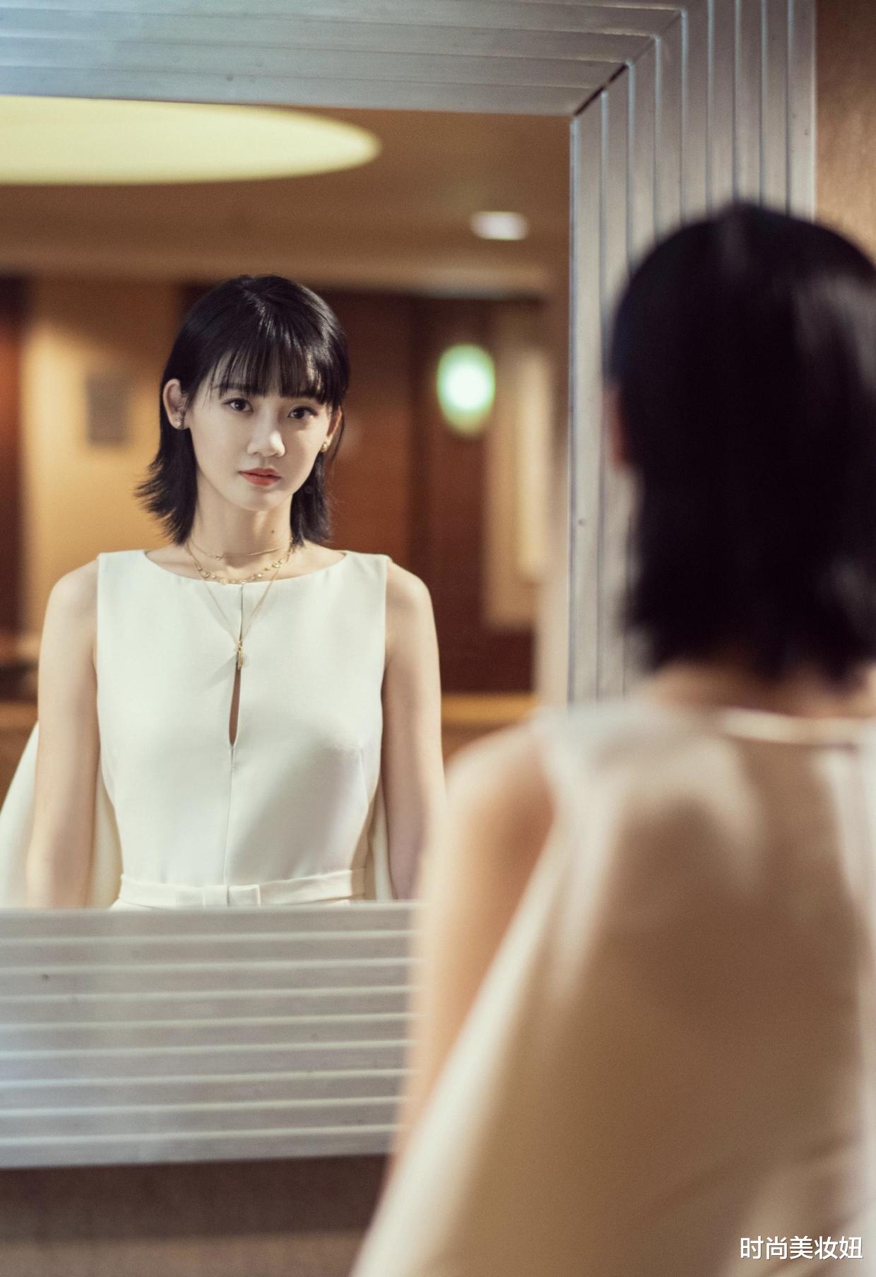 时尚美妆妞 郑恺老婆“苗苗”真耐看，穿白色无袖连衣裙优雅大气，真高级