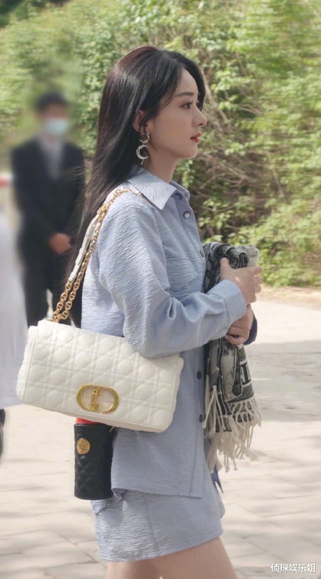 赵丽颖|赵丽颖离婚后首现身录综艺，打扮少女长腿吸睛，路透生图状态超好