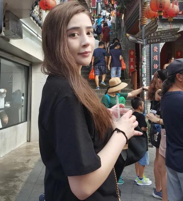 郑爽|有种“整容”叫李心艾，别人一胖毁所有，而她却因胖逆袭成女神