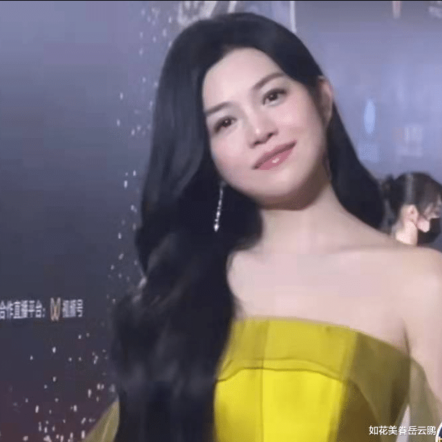 陈妍希|当陈妍希李若彤两代小龙女同框,才发现圆脸真抗老,陈妍希好少女
