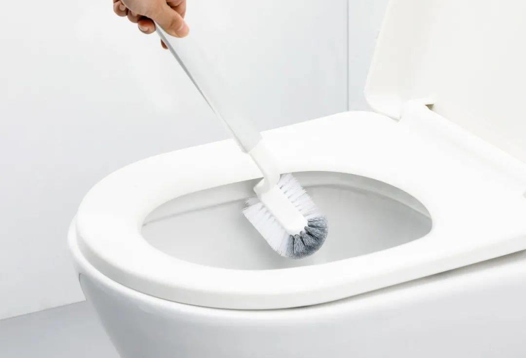 快扔掉肮脏的马桶刷！我用过的5种好物，比马桶刷更卫生、更方便