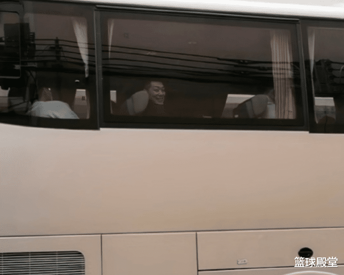 周鹏|广东发兵长春！球霸随队，小胡东西最多，威姆斯圈粉，周鹏很伤感