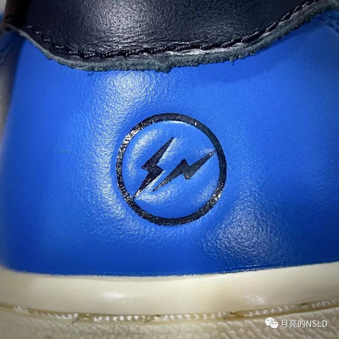 难舍离断|aj1倒钩闪电会是今年最贵的鞋吗?藤原浩阻止Travis Scott 将高帮做成黑蓝脚趾