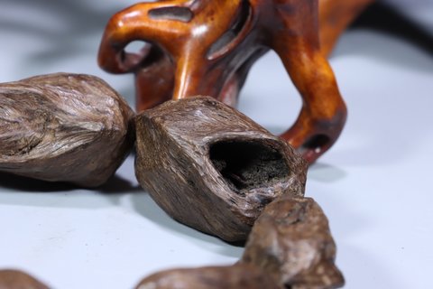 沉香|旧藏：奇楠沉香·七籽手串