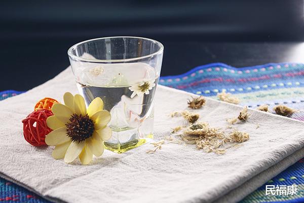 腹泻|长期喝水和喝茶哪个最健康？到底谁更胜一筹？一起来看看