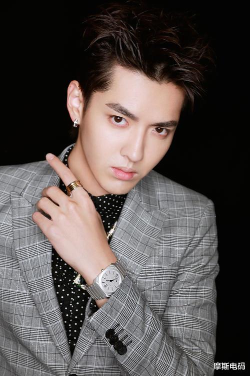 陆毅|吴亦凡被曝专挑未成年少女约会,酒桌直接灌酒把女孩当商品挑选