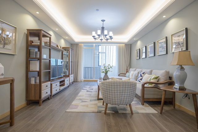 72平简欧风二居室精炼简洁，适合都市中的年轻夫妻