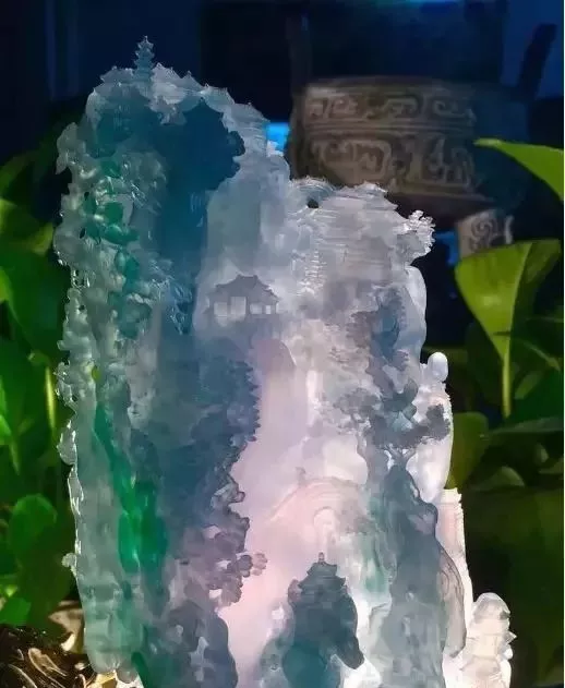 翡翠|叫价5亿的翡翠原石！却一只满色手镯都取不出来？