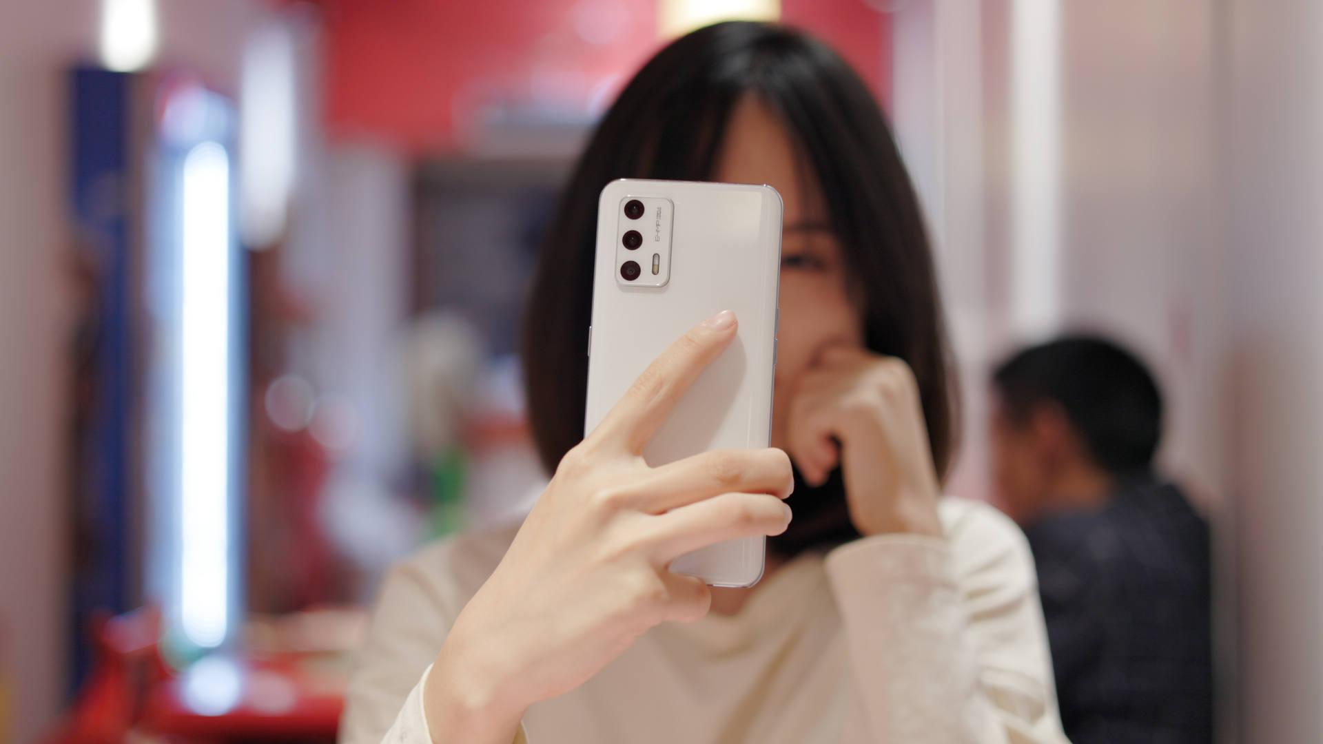 realme Q3s、GT Neo2T深度体验:标配快充大电池,千元均衡小钢炮